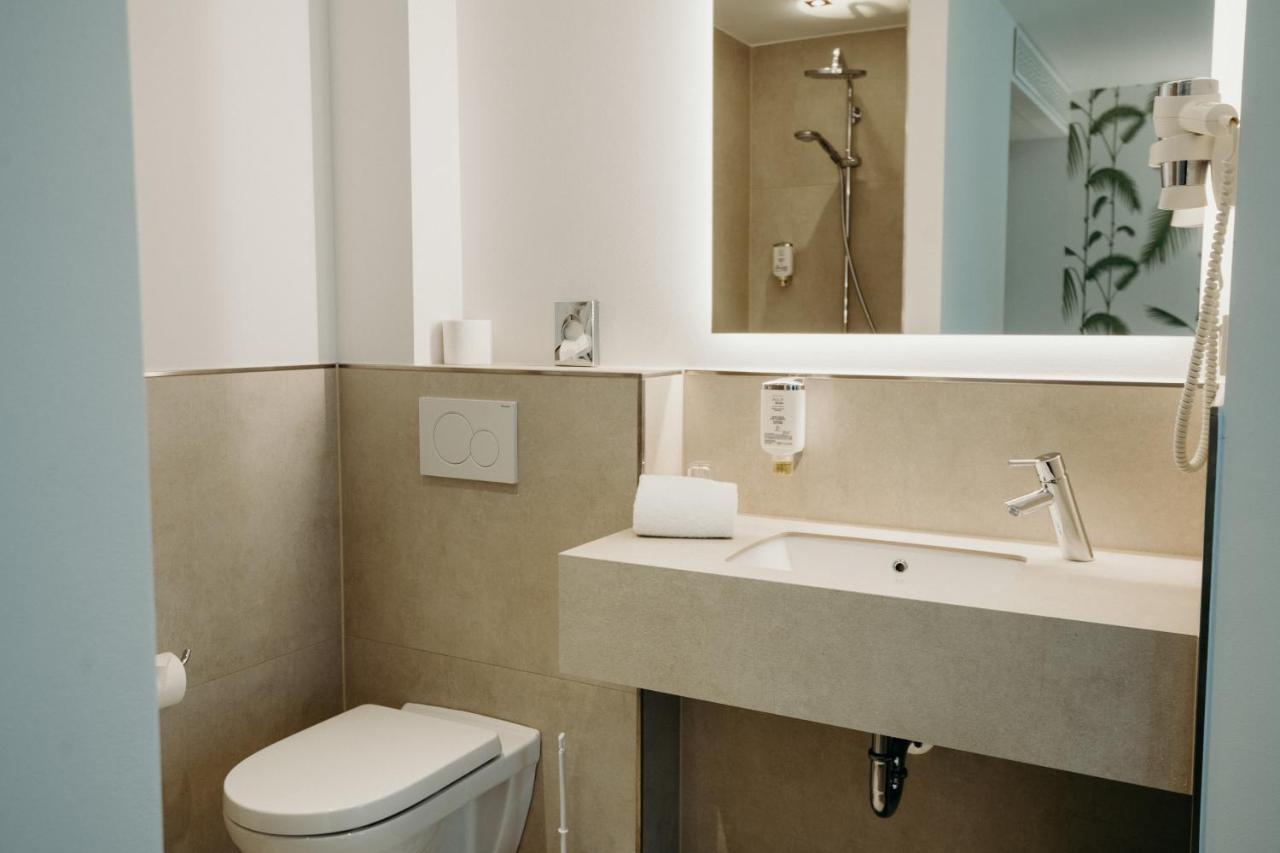 Hotel Crystal Saarbrücken Eksteriør billede