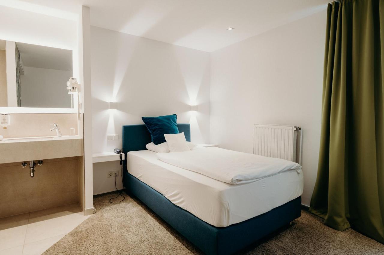 Hotel Crystal Saarbrücken Eksteriør billede