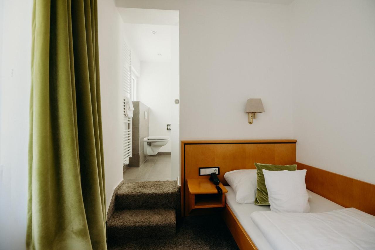 Hotel Crystal Saarbrücken Eksteriør billede