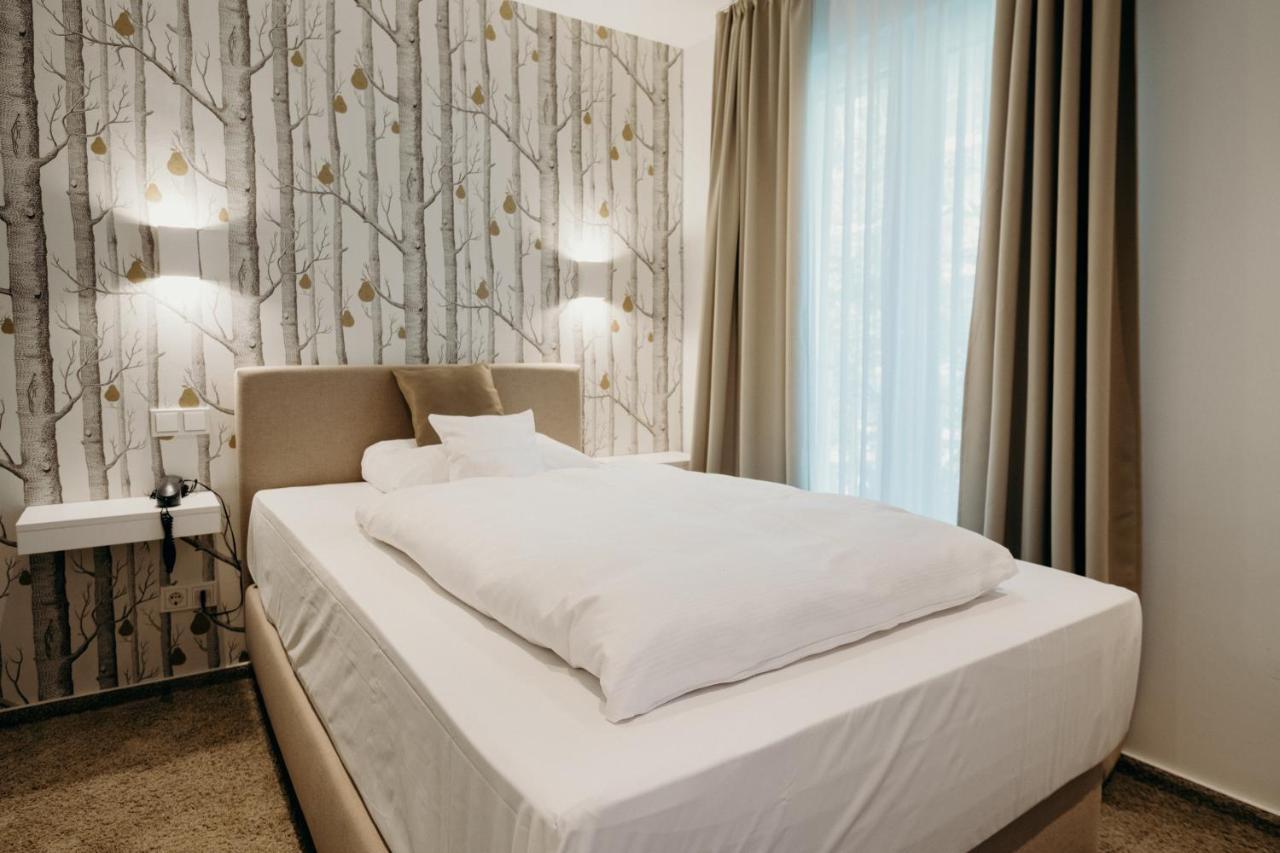 Hotel Crystal Saarbrücken Eksteriør billede
